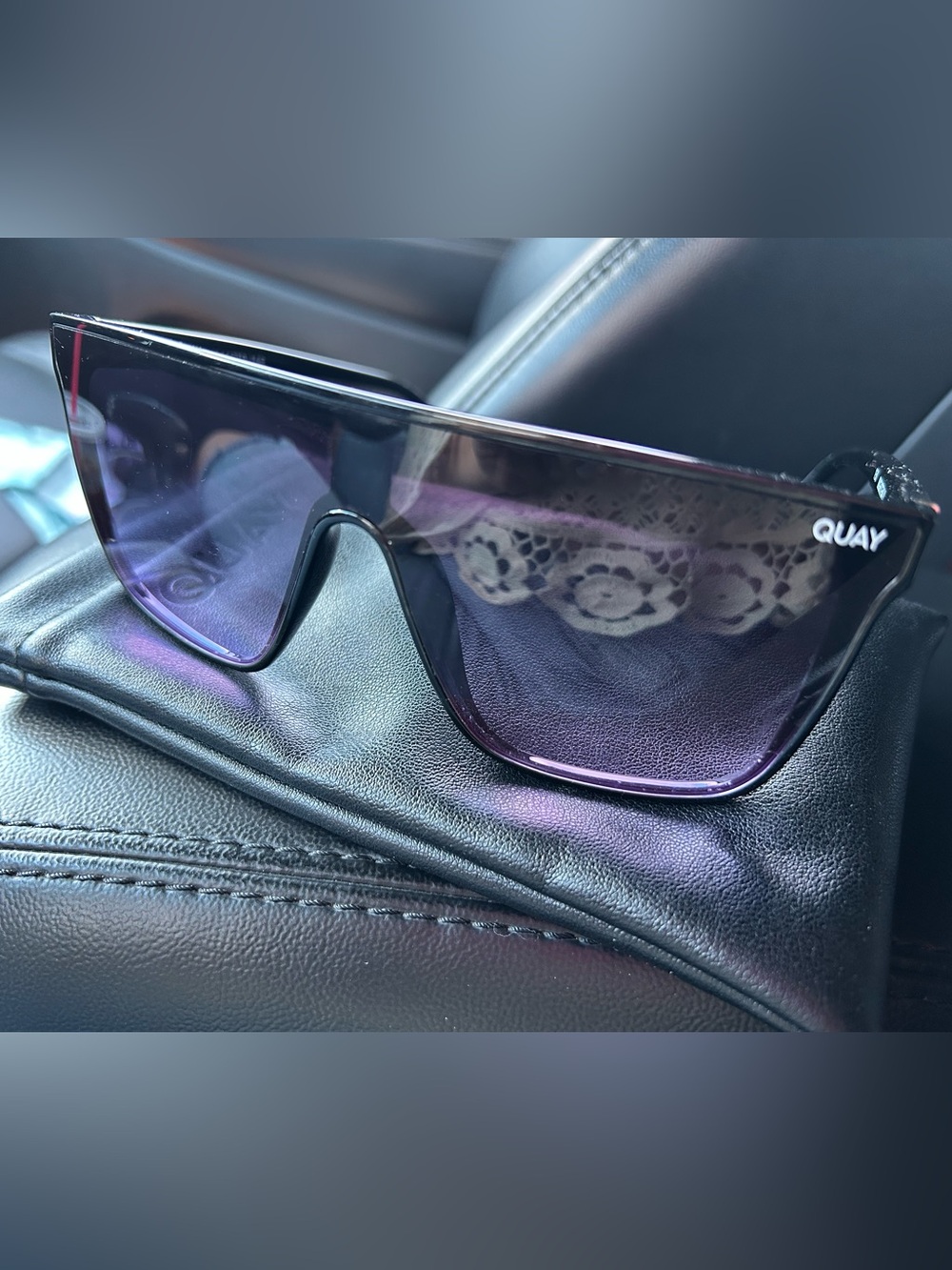 QUAY purple tinted sunglasses with case